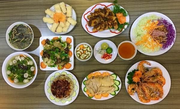 Mâm cỗ cúng ông bà tổ tiên (hình 4)